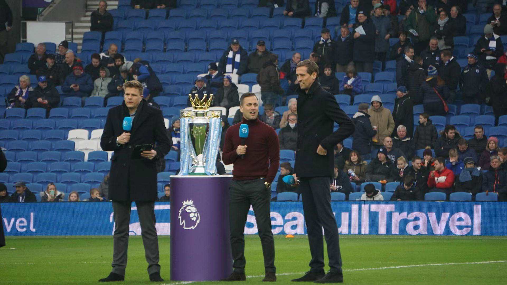 她的进攻打 她的进攻打